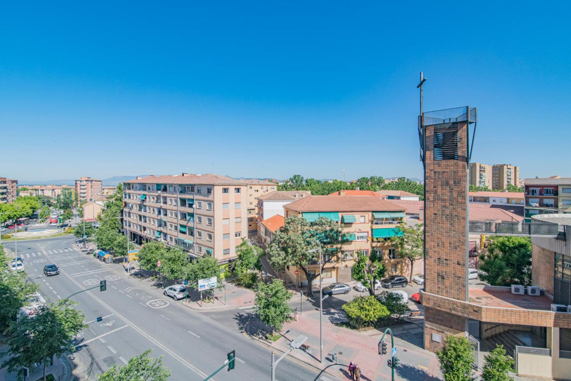 Delfin Retreat Con Terraza Junto A Parada De Metro グラナダ エクステリア 写真